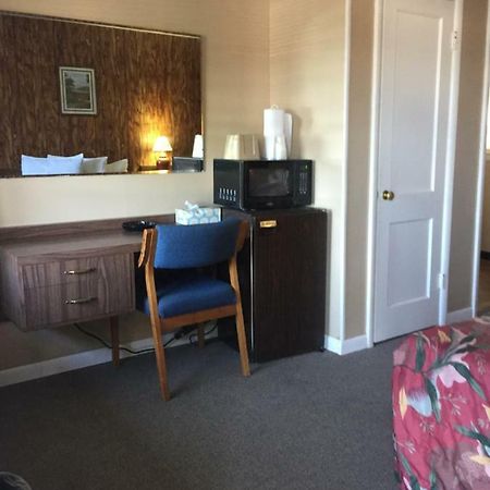 Jack Pine Motel Riverton Zewnętrze zdjęcie